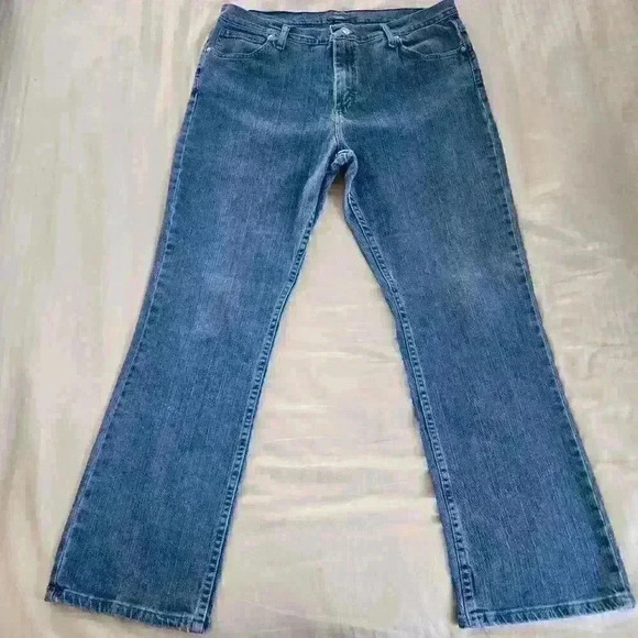 Cabelas Casual Jeans Womens 14 Short Blue Denim Straight Leg Medium Wash Hi-Rise - Picture 3 of 11